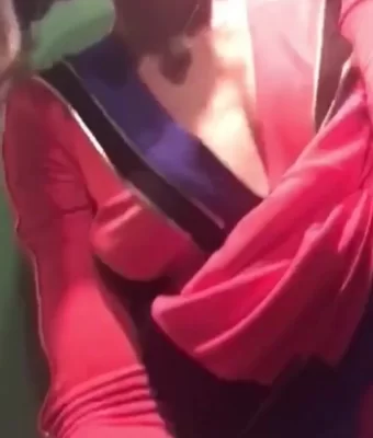 Слив откровенных кадров: Бузова показала пизду в туалете