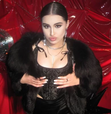 Госпожа Эвелин откровенные фото 18+ без цензуры